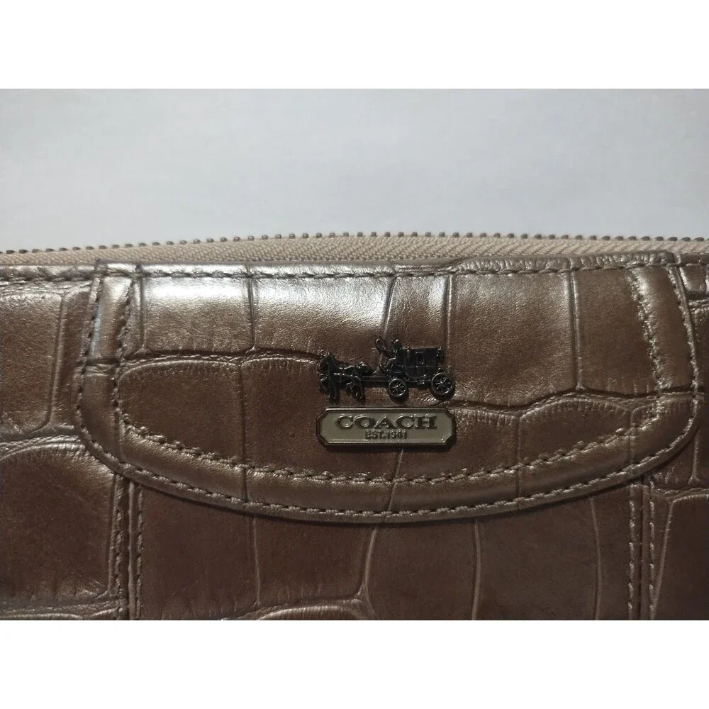 COACH Accordion Madison Authentic Wallet Zipper Closure Brown